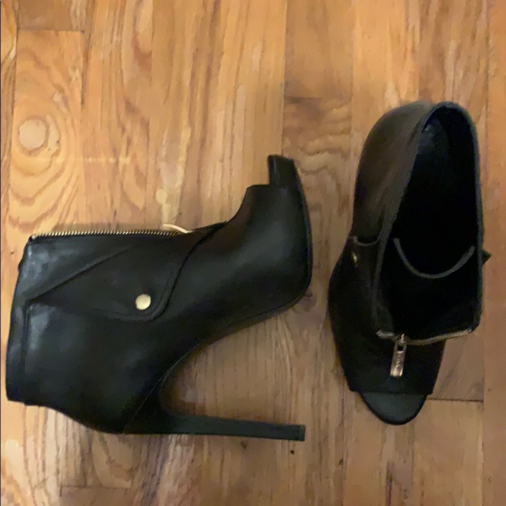 BCBGeneration ankle boots
